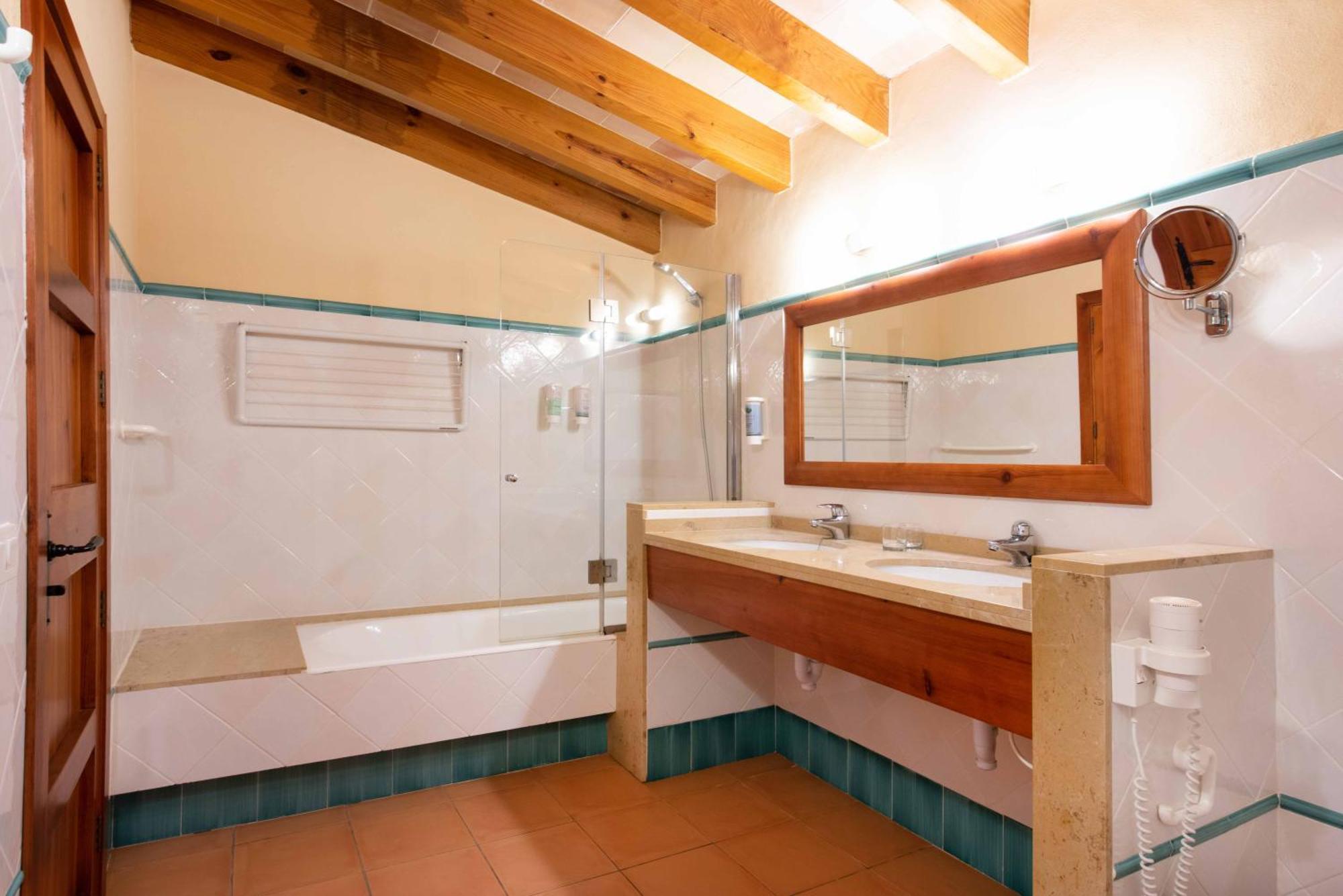 Son Roig By Valentin Country house *