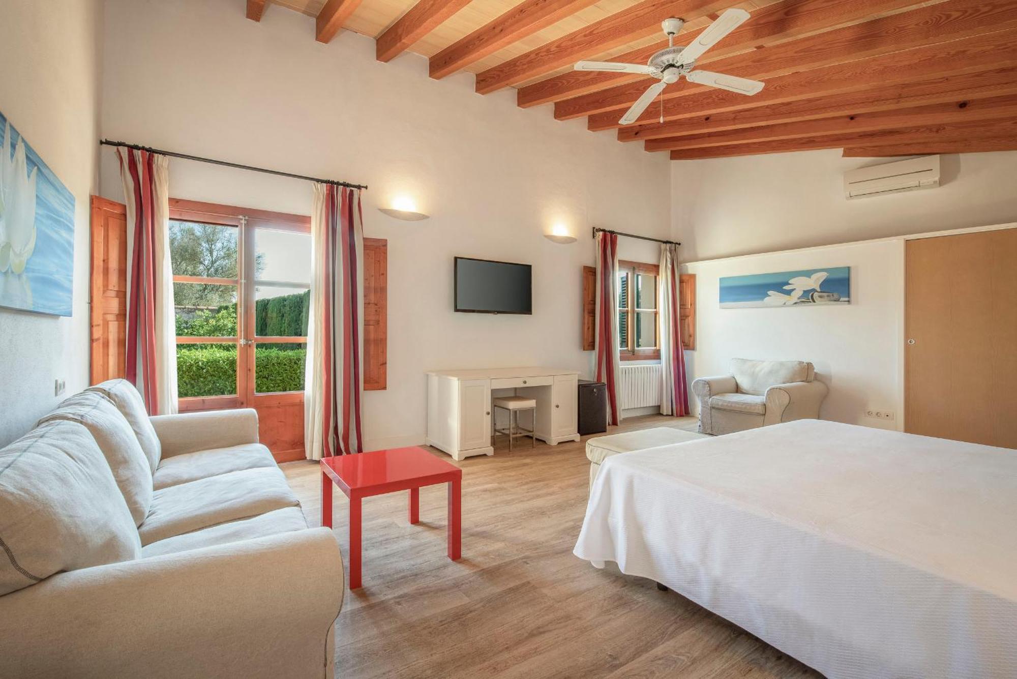 Son Roig By Valentin Country house *